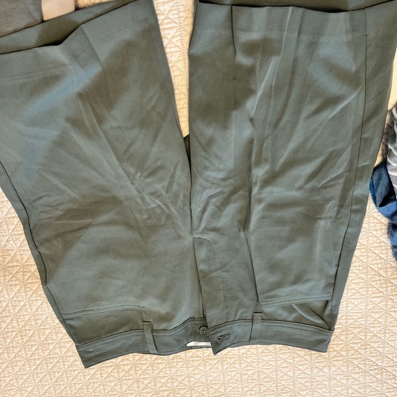 Shorts - Picture 12 of 16